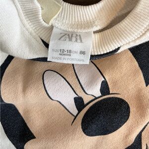 Zara Cream and Black Graphic Top